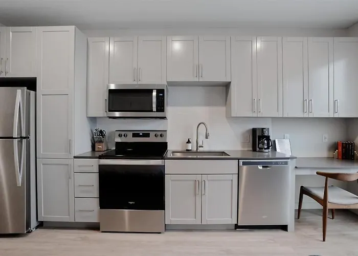 Cozysuites Stylish Sdo, Lawrenceville *