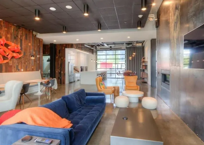 Cozysuites Stylish Sdo, Lawrenceville Pittsburgh